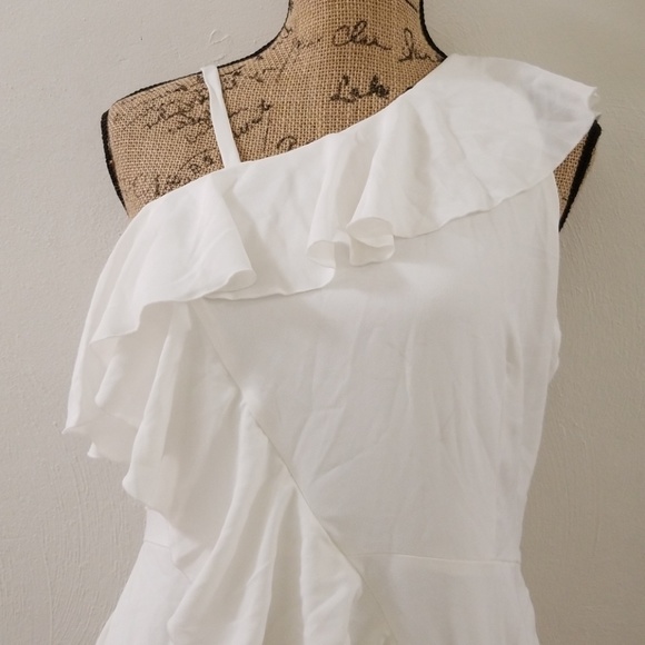 Elegant Off White One Shoulder Dress - Picture 2 of 6